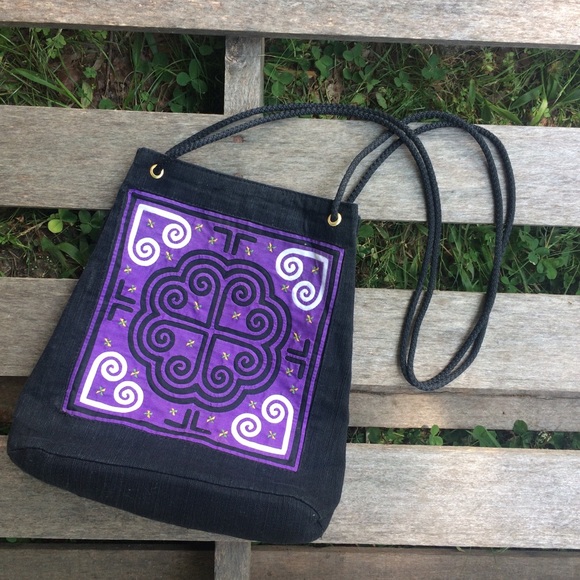 Vintage Handbags - Unique Celtic quilt style shoulder bag